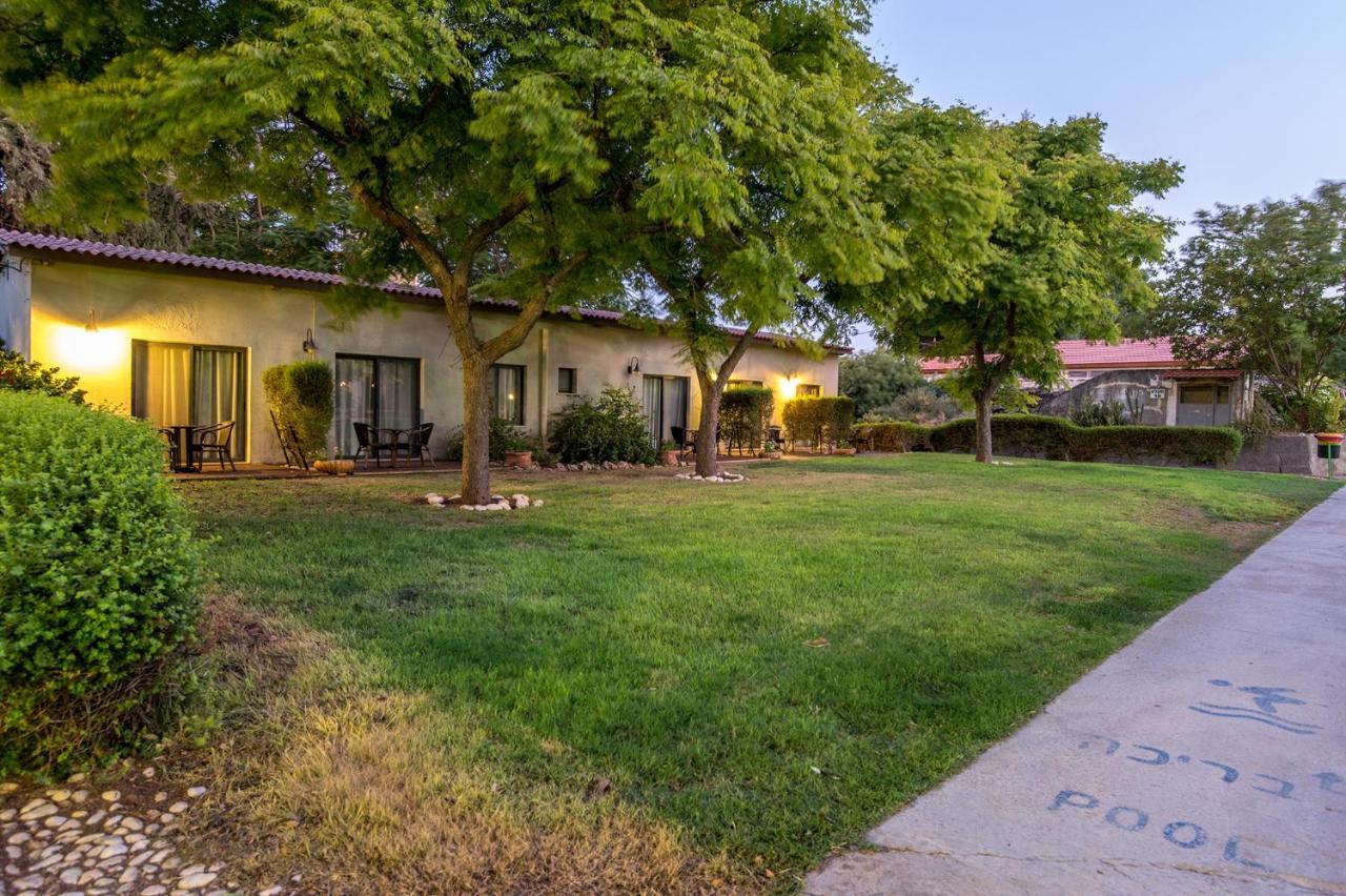 Degania Bet Kibbutz Country Lodging Kinneret Exterior photo